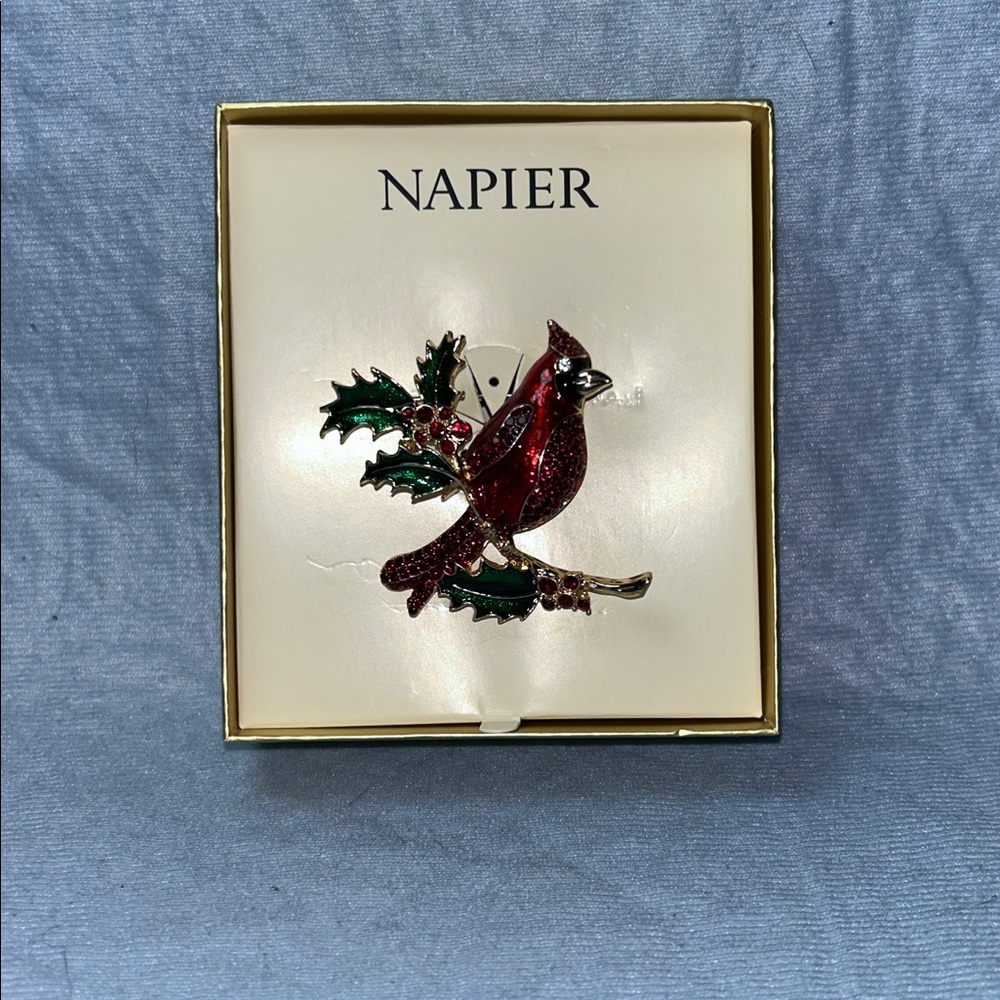 Napier red cardinal On an Holly Berry Branch Brooch/Pin - Picture 3 of 10